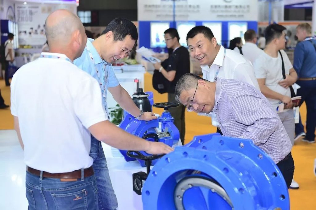 總理帶頭喝“下水道水”，新加坡為何被逼至如此？-