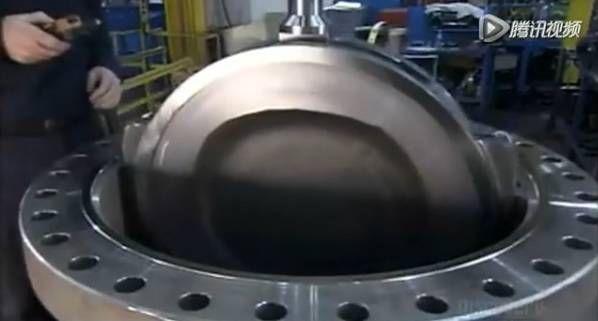 比人還大的大型閥門(mén)是怎么制造出來(lái)的？-