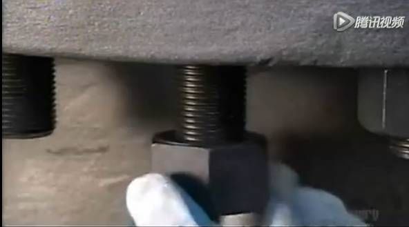 比人還大的大型閥門(mén)是怎么制造出來(lái)的？-